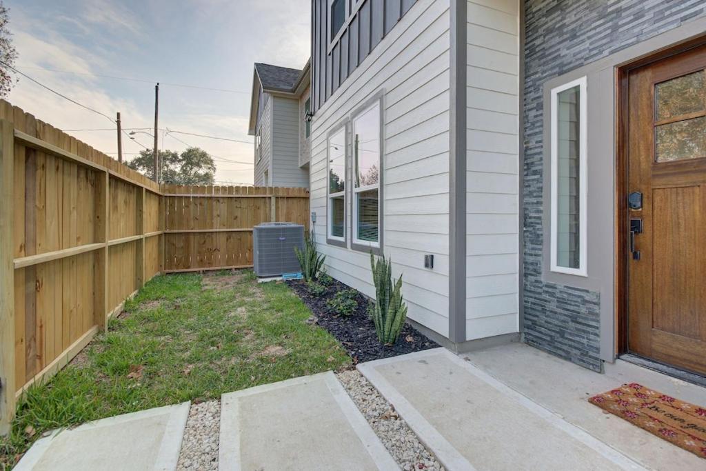 New Luxurious Double-Story Home Located In Highland Heights Houston Exterior photo